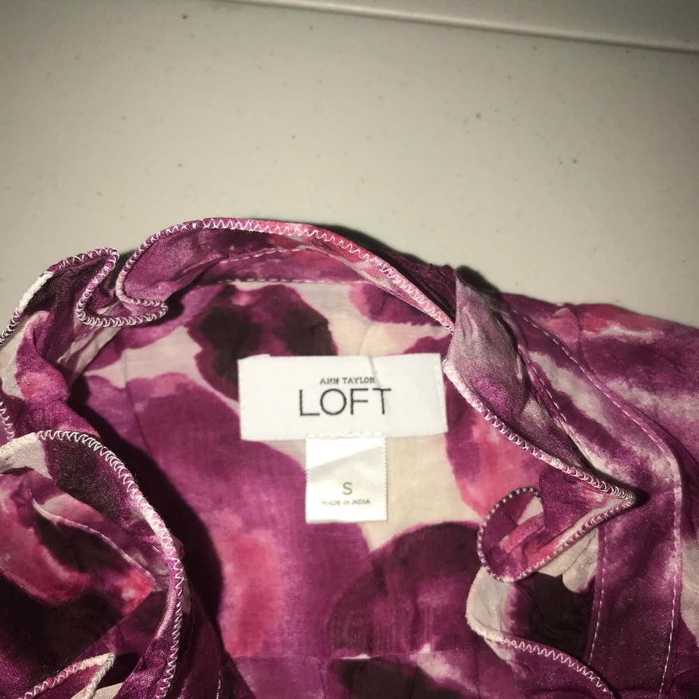 Ann Taylor Loft Floral Top 1927 - Picture 6 of 6